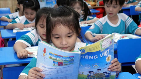 Bộ GD&ĐT thông tin về việc sử dụng vốn vay 16 triệu USD để biên soạn thêm bộ SGK