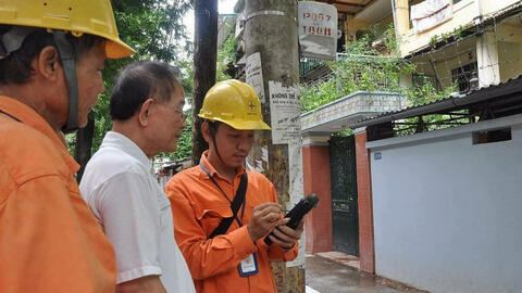 Đại diện EVN lý giải lý do vì sao vẫn ghi số điện 'bằng tay'