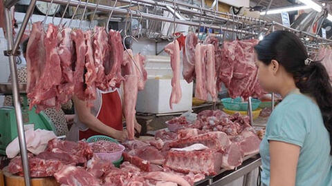 Sức tiêu thụ giảm, giá thịt heo chững lại
