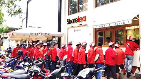 Công nghệ số thay đổi thói quen tiêu dùng: Ngồi ở nhà mua thức ăn, đồ uống khắp thành phố (bài 1)