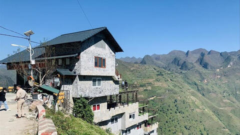 Bộ VH-TT-DL yêu cầu làm rõ việc Panorama Mã Pí Lèng ngày càng bề thế