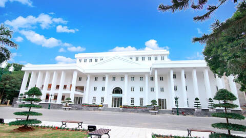 Không phải tiếng Anh, Nhật, Hàn hay Trung, đây mới là thứ tiếng sinh viên tốt nghiệp có tỷ lệ việc làm cao nhất Đại học Hà Nội