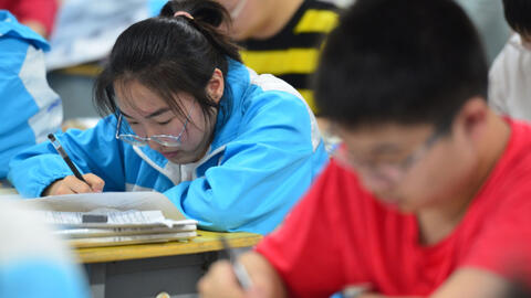 Ông bố ở Hà Nội lưu ý: Trước khi "chạy sô" cho con đi học thêm, phụ huynh cần xác định 3 điều quan trọng này