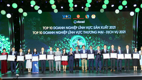 Vinamilk 6 lần liên tiếp được vinh danh trong Top 10 Doanh nghiệp phát triển bền vững nhất Việt Nam 2021