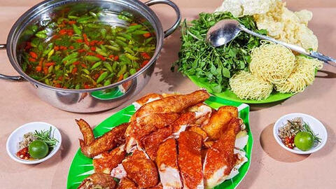 Món ngon mỗi ngày: Thơm nồng cay ngon với lẩu gà tiềm ớt hiểm