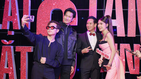 Lý Hải cùng dàn diễn viên "Lật mặt 6" khuấy động Hà Nội với loạt “hit” khủng