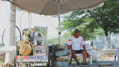 Chú "Minh cô đơn" ở làng Đại học: "Tụi nó lấy mất chiếc xe ba gác của chú rồi!"