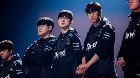 Xuất hiện thông tin dàn sao T1 đã chốt tương lai, đến lượt Zeus lại khiến fan "ngồi trên đống lửa"