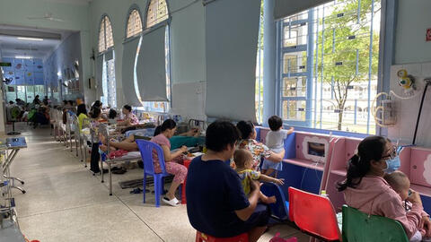 Trẻ nhập viện điều trị bệnh hô hấp tăng từng ngày tại TP.HCM