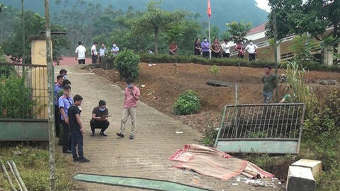 Vụ cổng trường đổ sập khiến 3 em nhỏ tử vong:  Trụ cổng trường không có cốt thép