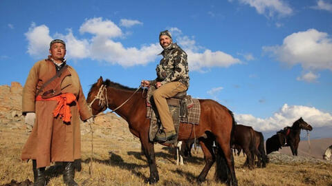 Con trai của Tổng thống Trump bị lên án vì nghi bắn thú quý hiếm ở Mông Cổ