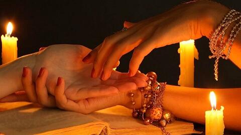 Đầu năm ngẫm chuyện xem bói và “giải nghiệp”