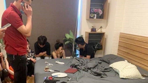 2 kiều nữ và 3 thanh niên thác loạn với "nước vui", bóng cười trong căn hộ cao cấp