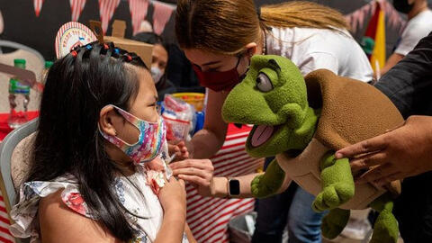 Pfizer và Moderna dự kiến ‘bỏ túi’ thêm 51 tỷ USD trong năm 2022