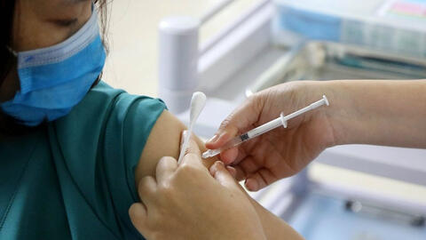 WHO khuyến cáo không nên uống thuốc giảm đau, chống dị ứng trước tiêm vaccine COVID-19