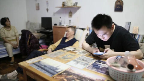 Cảnh sống thực của một thanh niên 30 tuổi chen chúc với bố mẹ trong căn nhà 30m2: Chật vật theo đuổi "thứ đam mê bị xem là hão huyền"