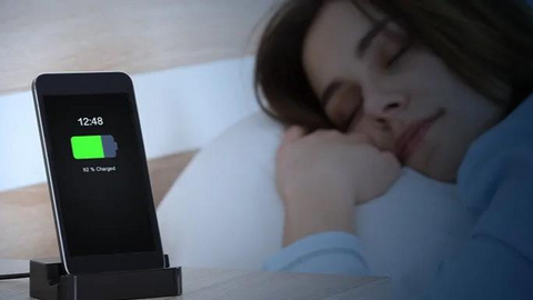 Có nên sạc pin iPhone iPad qua đêm không?