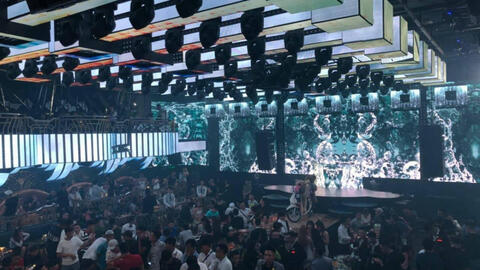 Quán bar mới khai trương, 150 dân chơi vào phê ma túy