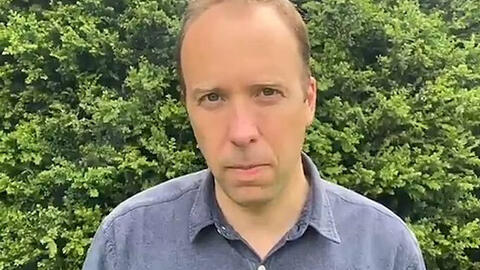 Bộ trưởng Y tế Anh từ chức và ly hôn vợ sau khi lộ ngoại tình với trợ lý