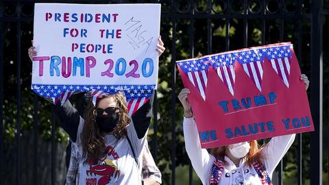 Đông đảo người ủng hộ lo lắng, cầu nguyện cho Tổng thống Trump