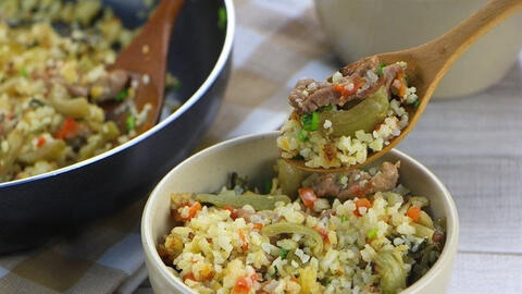 Món ngon mỗi ngày: Cách làm cơm rang dưa bò thơm ngon chuẩn vị Hà Nội