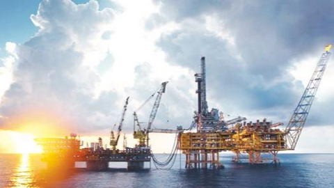 Giới đầu tư kỳ vọng về vaccine COVID-19, giá dầu tăng nhẹ