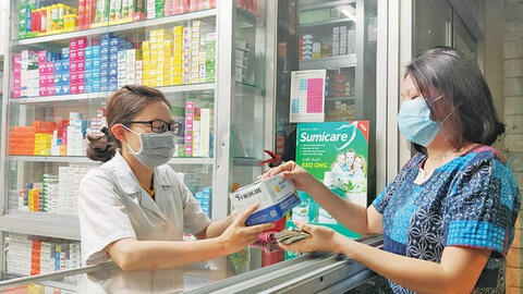 TP.HCM: Người mua thuốc sốt, ho phải khai báo y tế