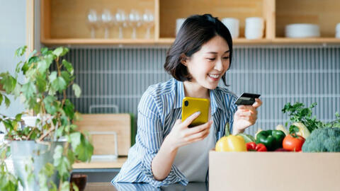 Dùng thẻ tín dụng vào việc này không khác gì “tự đào hố chôn mình”, nguy cơ mắc nợ rất cao!