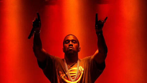 Kanye West trả học phí cho con gái George Floyd