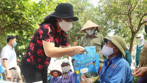 Bộ LĐTB - XH đề xuất cấp hơn 130.000 tấn gạo hỗ trợ cho trên 8,6 triệu người