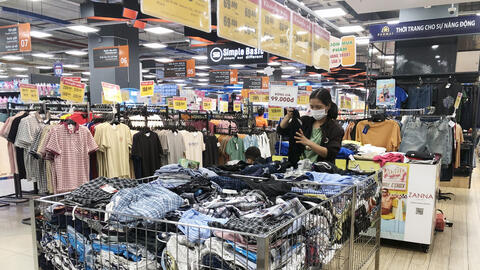 Hàng Việt tăng 'sức đề kháng' khi người tiêu dùng chi tiêu hạn chế