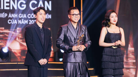 Kiếng Cận được vinh danh Nhiếp ảnh gia cống hiến của năm 2023