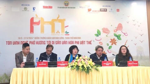 Festival Phở: Tôn vinh nghề  Phở hướng tới  di sản văn hóa phi vật thể
