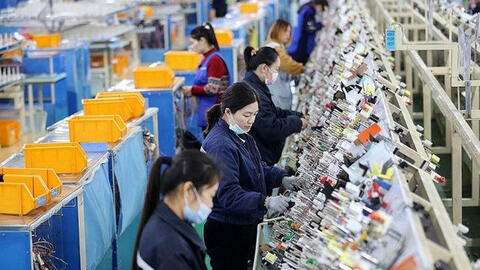 Kinh tế Trung Quốc giảm tốc, 'mây đen' phủ bóng lên châu Á