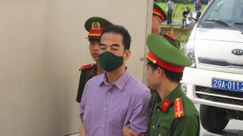 Xét xử cựu thứ trưởng Tô Anh Dũng và 53 người vụ "chuyến bay giải cứu"