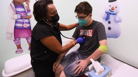 Vaccine Pfizer hiệu quả 93% đối với việc nhập viện ở trẻ từ 12 đến 18 tuổi