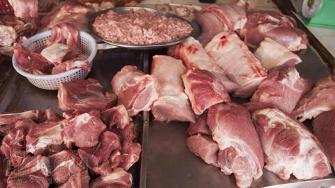 Giá thịt heo bán lẻ tại siêu thị cao hơn hẳn chợ truyền thống