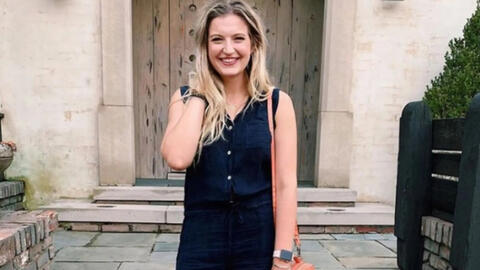 Nữ phóng viên ở Mỹ bị bị cấm đưa tin vì mặc đồ ngắn