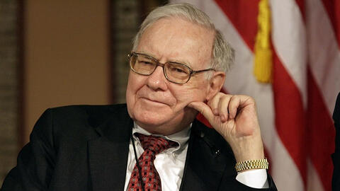 Warren Buffett lại giàu hơn nhà sáng lập Facebook