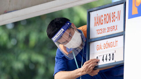 Tăng gần 1.000 đồng/lít, giá xăng đang ở mức cao nhất trong vòng 8 năm qua