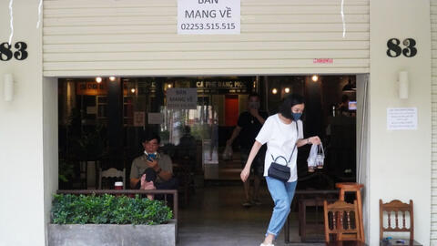 Hải Phòng thành vùng đỏ, người dân về quê ăn Tết thế nào?