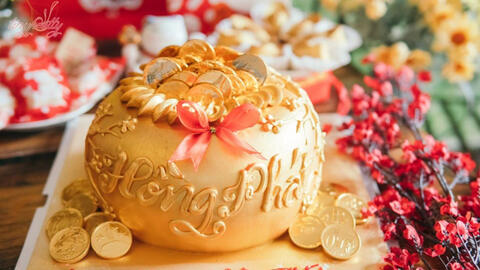 Bội thu nhờ bánh đồng tiền, thỏi vàng cúng khai trương, vía Thần tài