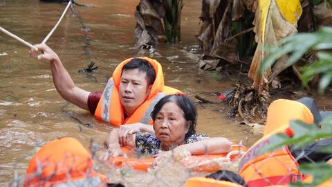 Đắk Lắk thất thủ, chìm trong mưa lũ