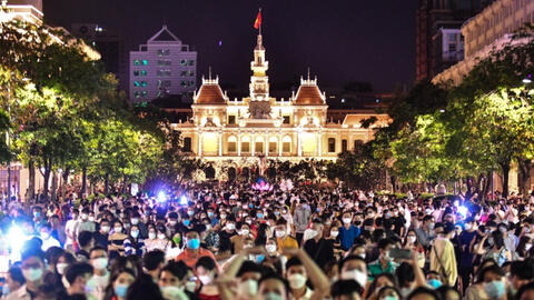 Chương trình countdown không khán giả nhưng có nghìn người đứng xem ở TP.HCM