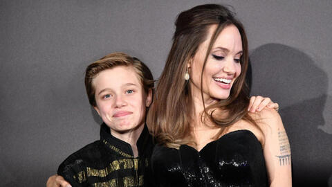 Con gái ruột của Angelina Jolie và Brad Pitt trở thành thần tượng trẻ nhất của cộng đồng LGBT