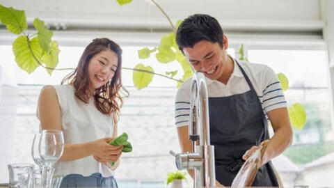 Nam giới làm nội trợ ở các nước tăng nhanh sau đại dịch