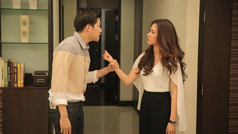 Trách chồng vô tâm vì chưa bao giờ tặng quà 20/10, vợ choáng váng sau cuộc gọi của mẹ đẻ