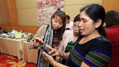 Bất ngờ với xu hướng mua sắm đồ điện tử của phụ nữ trung niên