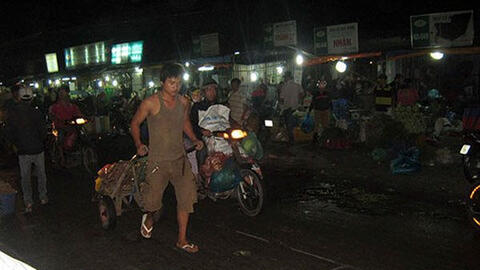 Một người làm nghề bốc xếp ở chợ Bình Điền nghi mắc COVID-19