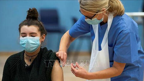 COVID-19 tới 6h sáng 24/9: Nhiều nước tiêm vaccine cho trẻ em; Ca mắc ở học sinh Anh cao kỷ lục